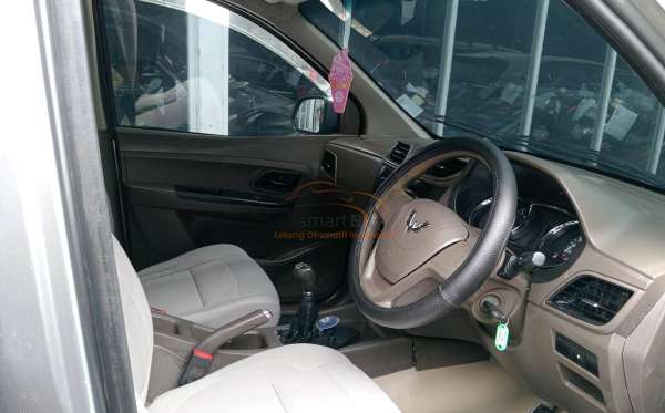WULING CONFERO