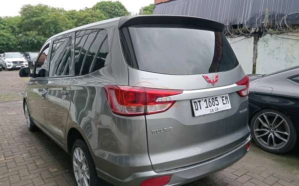 WULING CONFERO