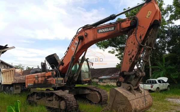 DOOSAN  EXCAVATOR DX520LCA