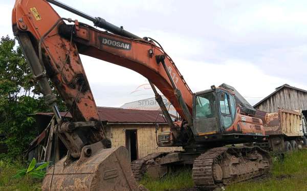 DOOSAN  EXCAVATOR DX520LCA