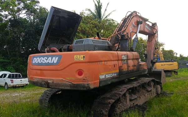 DOOSAN  EXCAVATOR DX520LCA