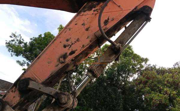 DOOSAN  EXCAVATOR DX520LCA