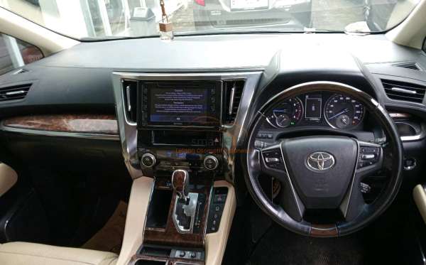 TOYOTA ALPHARD 2.5 G