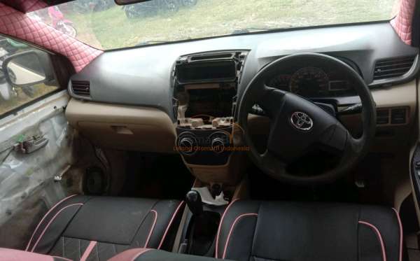 TOYOTA AVANZA