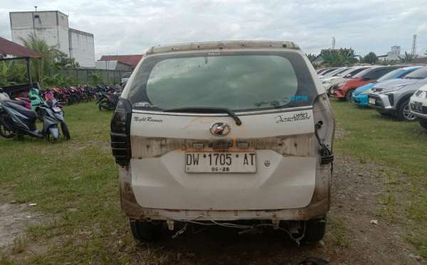 TOYOTA AVANZA