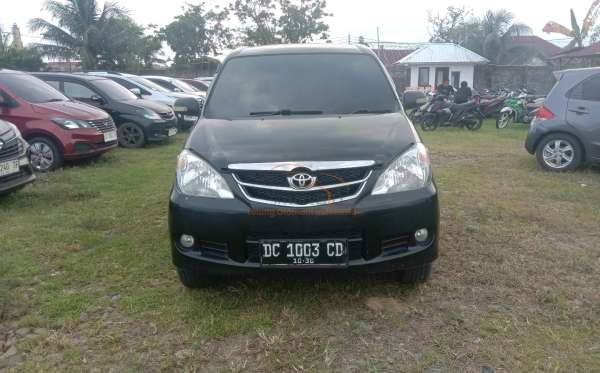 TOYOTA AVANZA