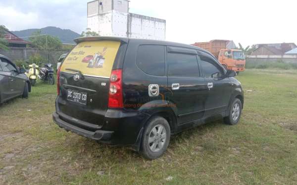TOYOTA AVANZA