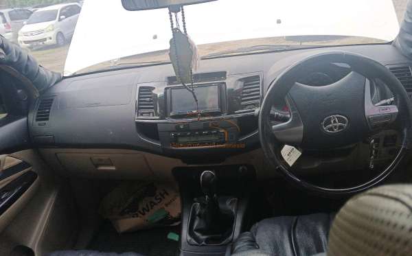 TOYOTA  FORTUNER  G 2.5