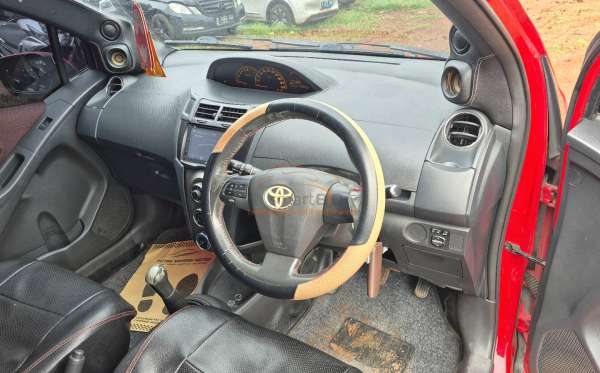 TOYOTA  YARIS  1.5 S