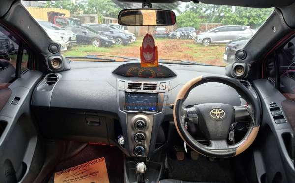 TOYOTA  YARIS  1.5 S