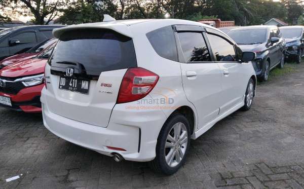 HONDA  JAZZ  GE8 1.5 E