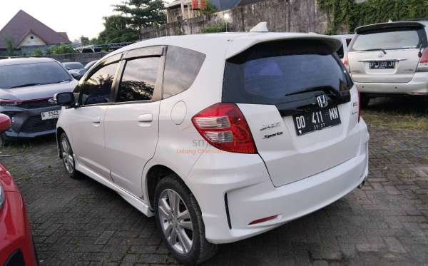 HONDA  JAZZ  GE8 1.5 E
