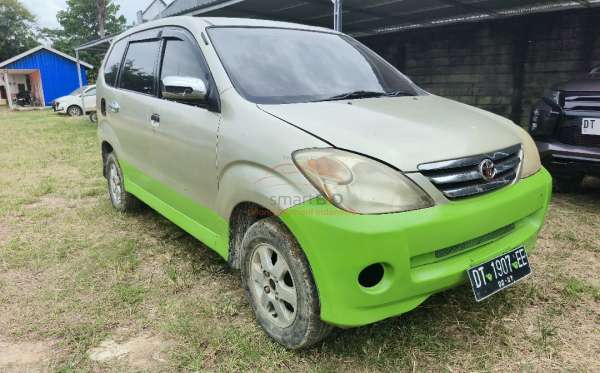 TOYOTA  AVANZA