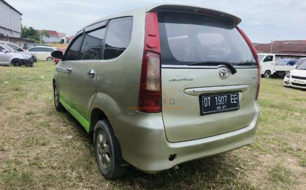 TOYOTA  AVANZA