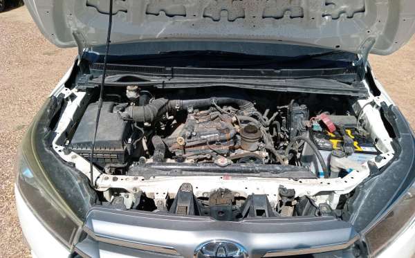 TOYOTA INNOVA G