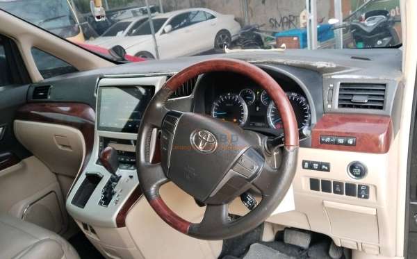 TOYOTA VELLFIRE 2.4