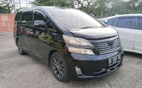 TOYOTA VELLFIRE 2.4