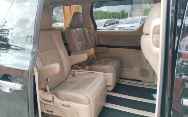 TOYOTA VELLFIRE 2.4