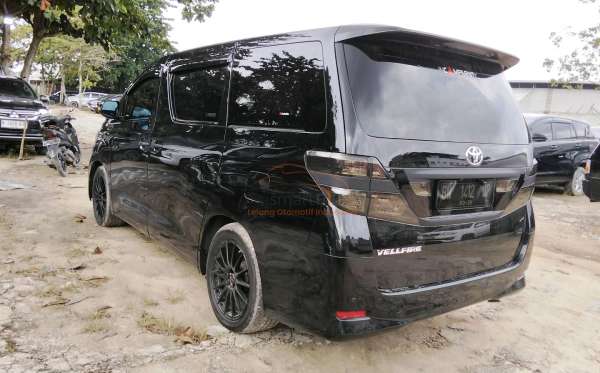 TOYOTA VELLFIRE V