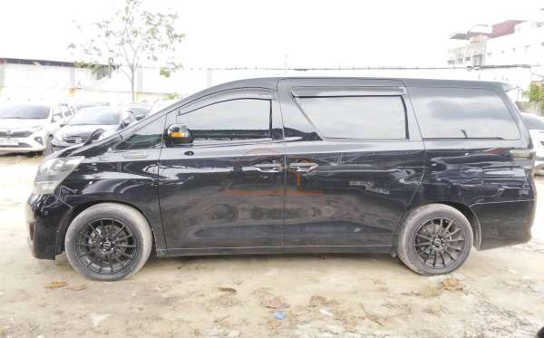 TOYOTA VELLFIRE V