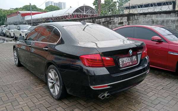 BMW 520I CKD AT