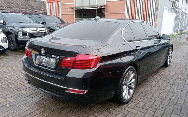 BMW 520I CKD AT