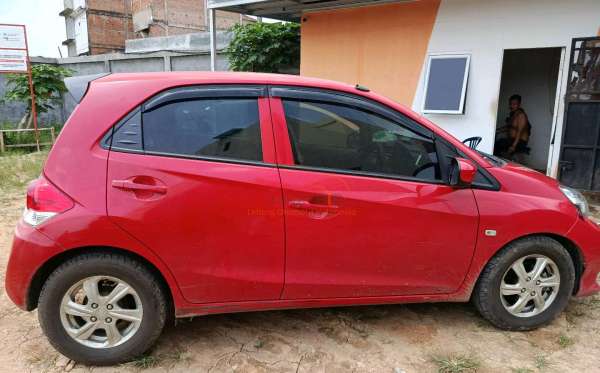 HONDA BRIO SATYA E