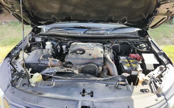 MITSUBISHI PAJERO SPORT 2.5L GLX (4X4)