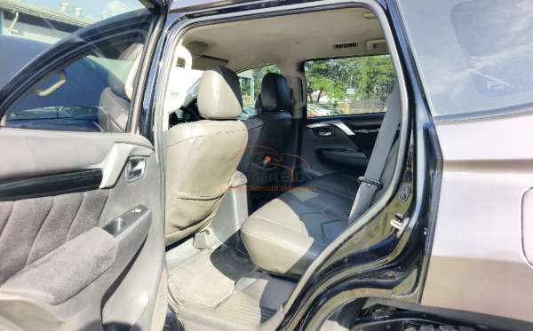 MITSUBISHI PAJERO SPORT 2.5L GLX (4X4)