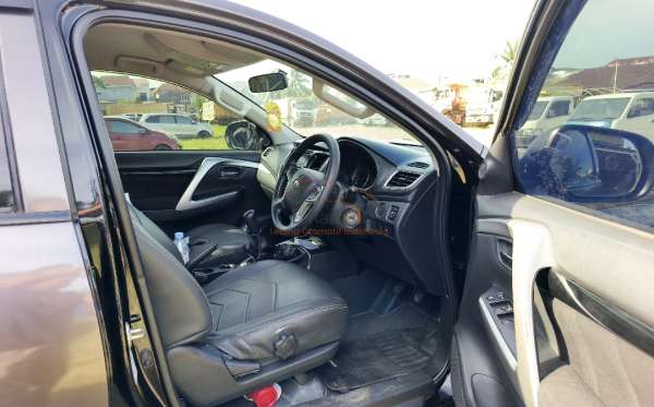 MITSUBISHI PAJERO SPORT 2.5L GLX (4X4)