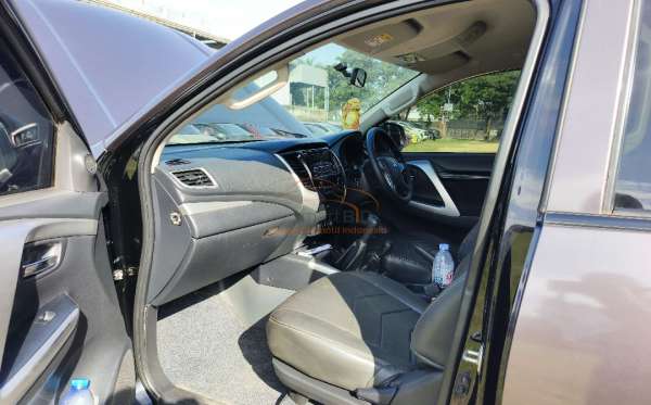 MITSUBISHI PAJERO SPORT 2.5L GLX (4X4)