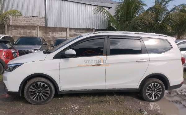 WULING CORTEZ 1.5 LUX