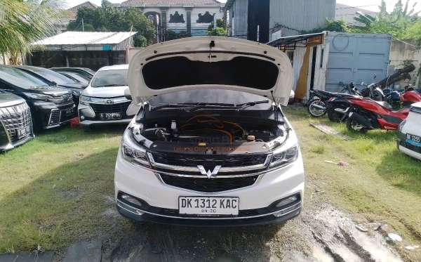 WULING CORTEZ 1.5 LUX