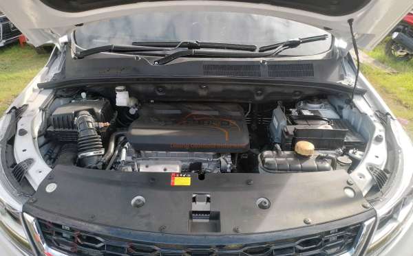 WULING CORTEZ 1.5 LUX