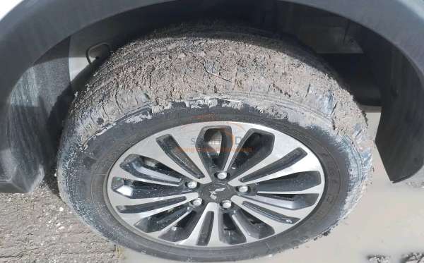 WULING CORTEZ 1.5 LUX