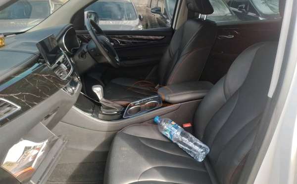 WULING CORTEZ 1.5 LUX