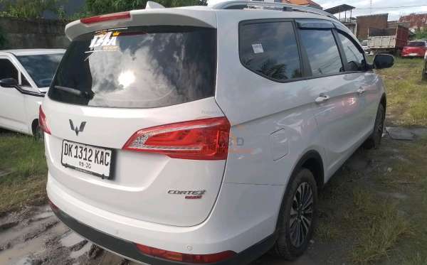 WULING CORTEZ 1.5 LUX