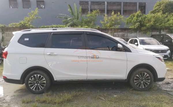 WULING CORTEZ 1.5 LUX