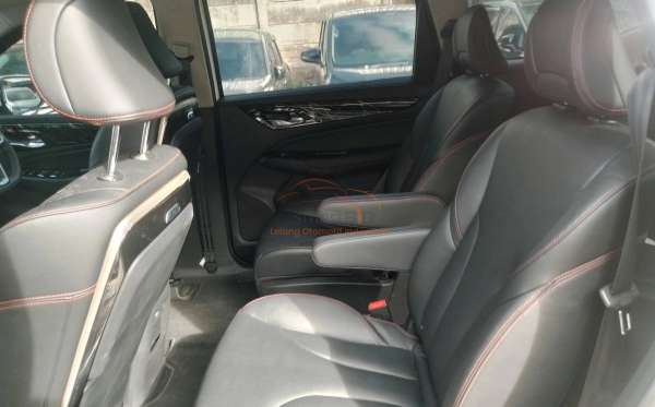 WULING CORTEZ 1.5 LUX