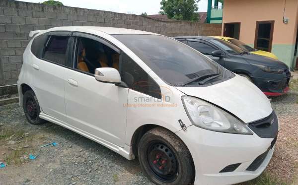 HONDA JAZZ GE8 1.5 E