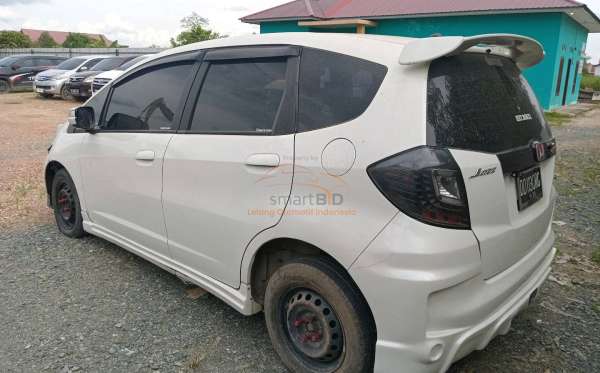HONDA JAZZ GE8 1.5 E