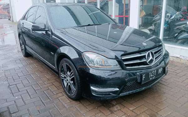 MERCEDES BENZ C 200 CGI