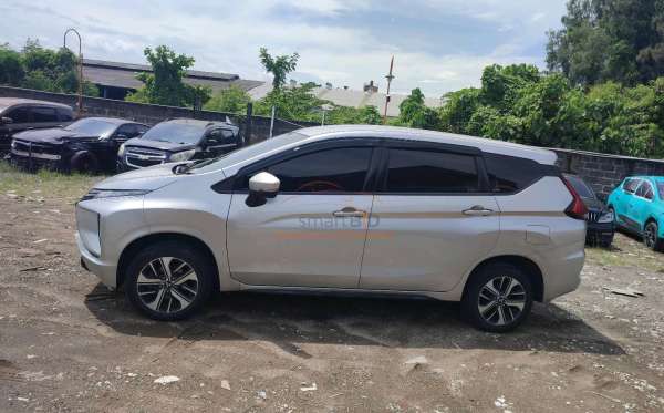 MITSUBISHI XPANDER