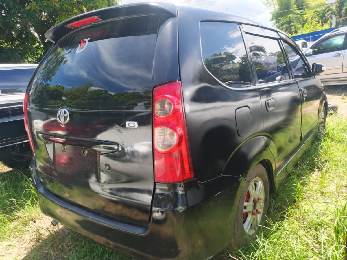 TOYOTA  AVANZA  G