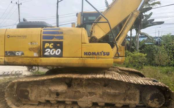 KOMATSU PC20010M0