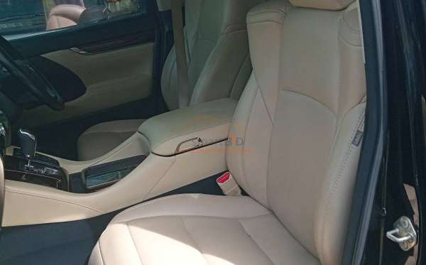 TOYOTA ALPHARD 2.5 G