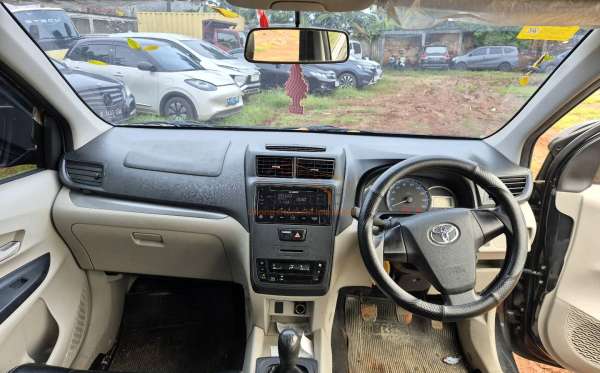 TOYOTA AVANZA 1.3 E