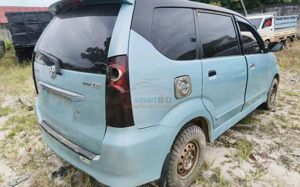 TOYOTA AVANZA