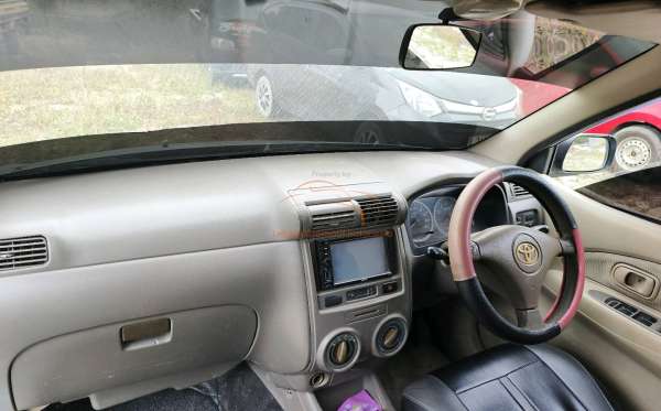 TOYOTA AVANZA