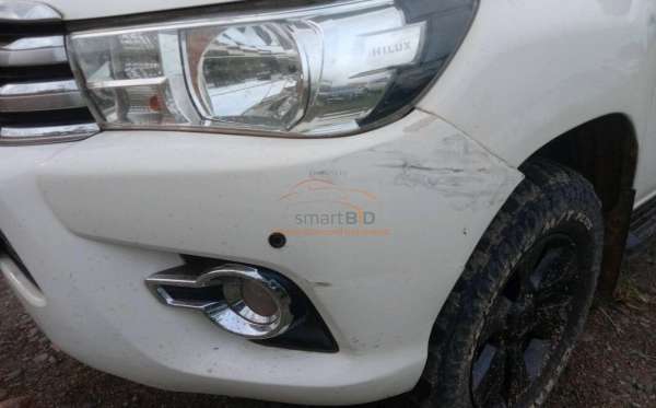 TOYOTA HILUX 2.4G DC 4X4